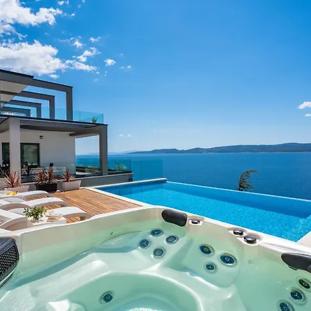 Luxurious Beachfront Hrid With With Jacuzzi, Infinity Pool Vila Mimice