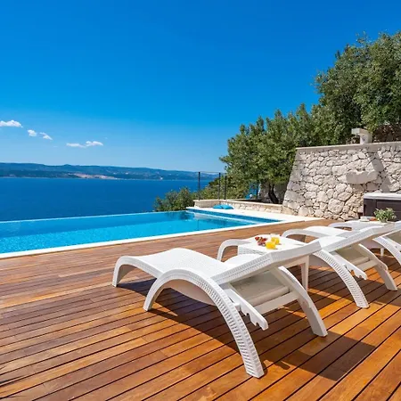 빌라 Luxurious Beachfront Hrid With With Jacuzzi, Infinity Pool