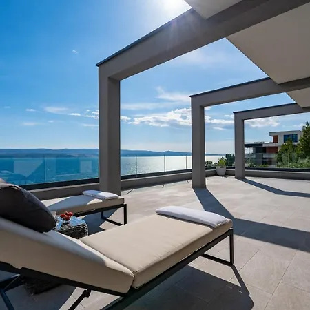 Vila Luxurious Beachfront Hrid With With Jacuzzi, Infinity Pool Mimice