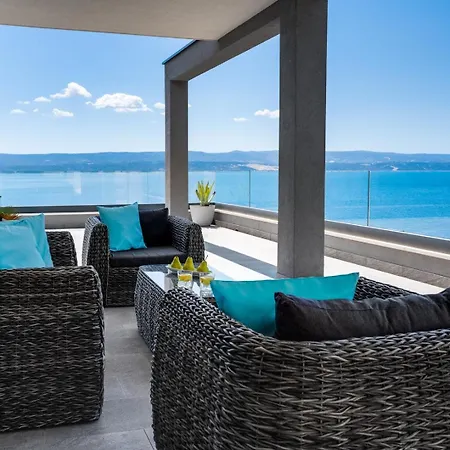 Vila Luxurious Beachfront Hrid With With Jacuzzi, Infinity Pool Mimice