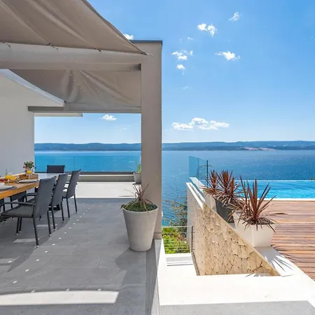Luxurious Beachfront Hrid With With Jacuzzi, Infinity Pool * Mimice