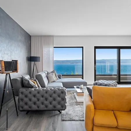 Luxurious Beachfront Hrid With With Jacuzzi, Infinity Pool *
