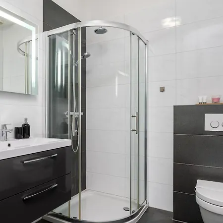 Luxurious Beachfront Hrid With With Jacuzzi, Infinity Pool