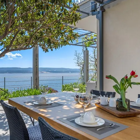 Luxurious Beachfront Hrid With With Jacuzzi, Infinity Pool * Mimice
