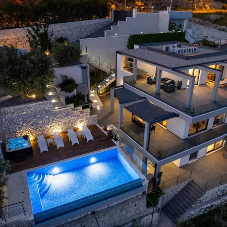 Luxurious Beachfront Hrid With With Jacuzzi, Infinity Pool Vila Mimice