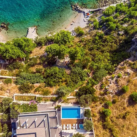 빌라 Luxurious Beachfront Hrid With With Jacuzzi, Infinity Pool *